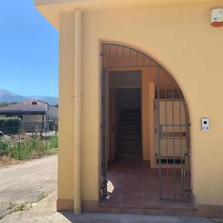 Carmela Feriehus Campofelice Di Roccella