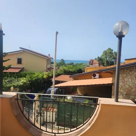 Carmela Feriehus Campofelice Di Roccella